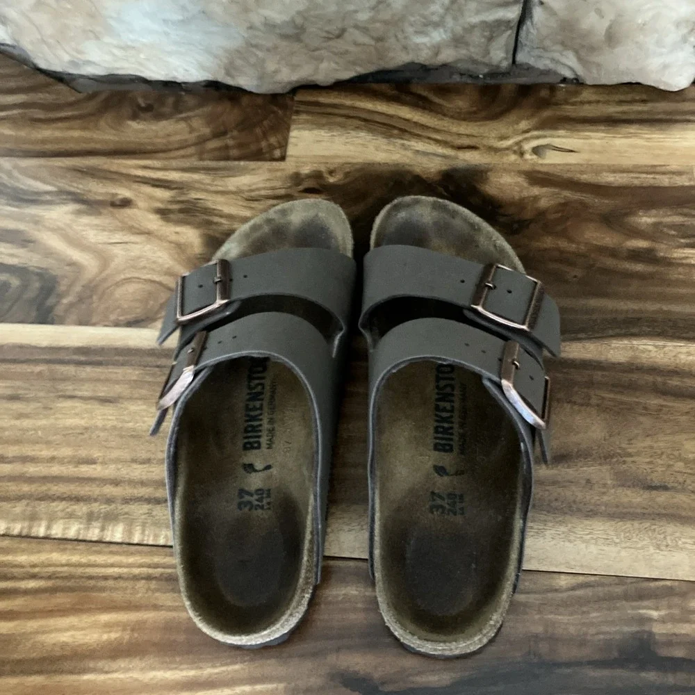 Birkenstock Sandles Size 37 Mocha Fast Shipping